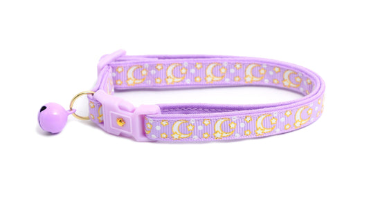 Pastell-Lila Katzenhalsband mit Goldenen Monden und Sternen – Verstellbares Schmuck-Halsband