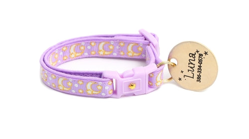 Pastell-Lila Katzenhalsband mit Goldenen Monden und Sternen – Verstellbares Schmuck-Halsband