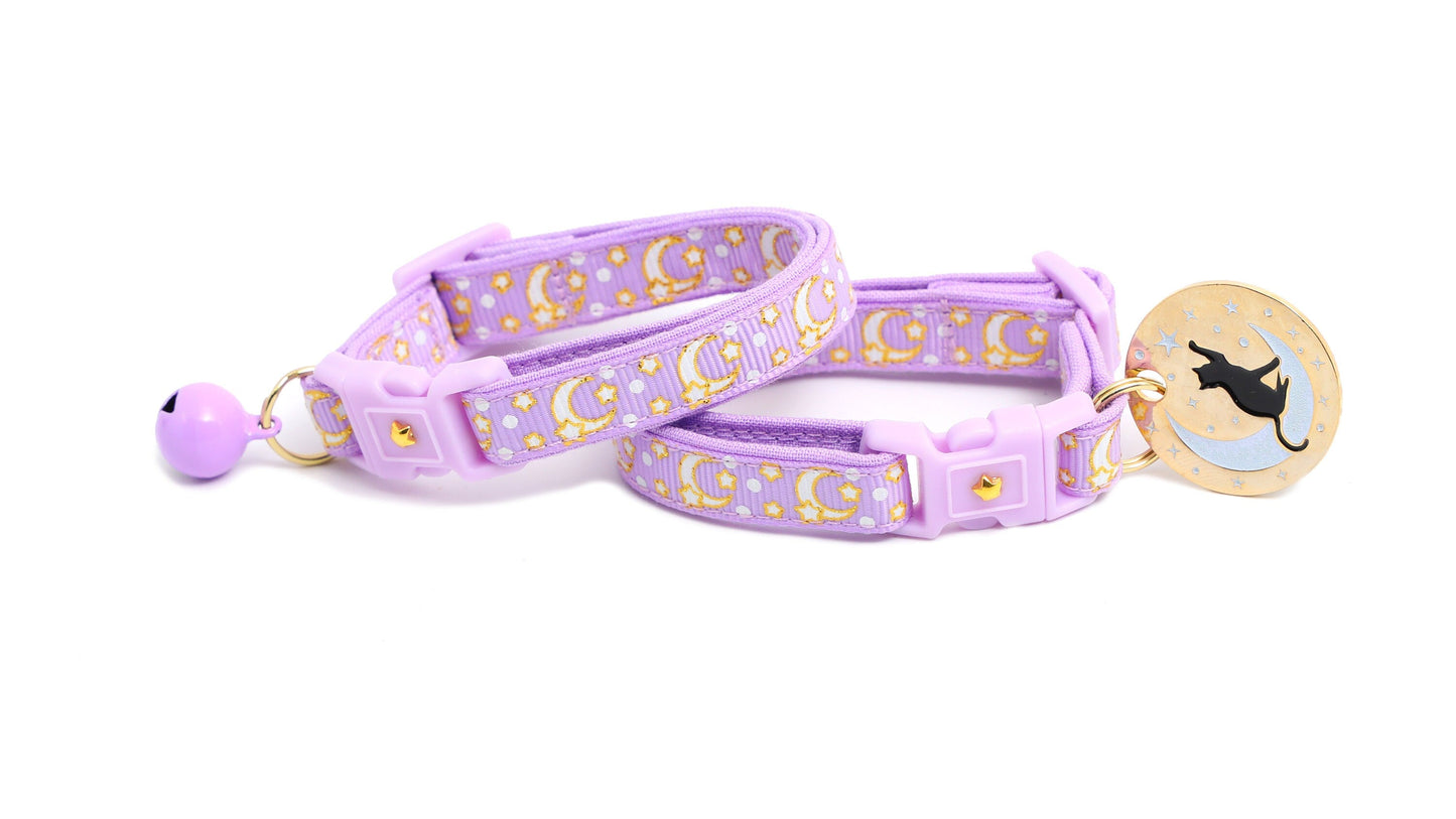 Pastell-Lila Katzenhalsband mit Goldenen Monden und Sternen – Verstellbares Schmuck-Halsband